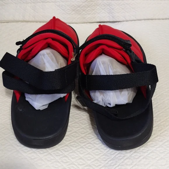 Reebok Beatnik Red Sandal